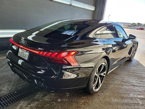 2022 Audi e-tron GT Prestige