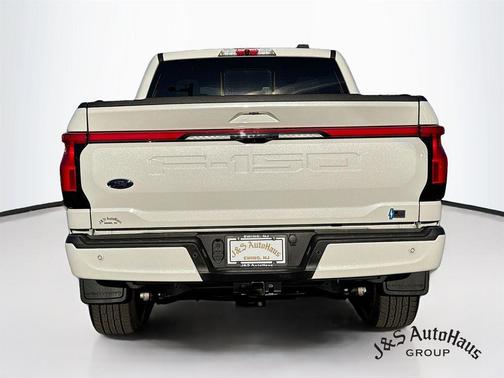 2022 Ford F-150 Lightning LARIAT