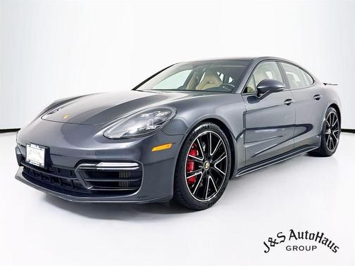 2022 Porsche Panamera GTS
