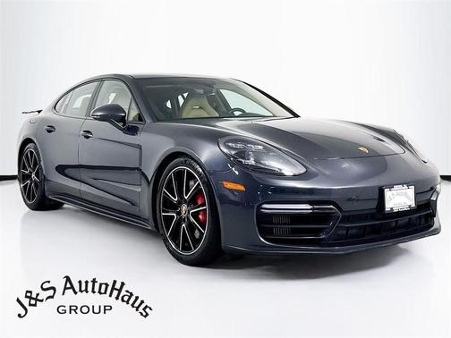 2022 Porsche Panamera GTS