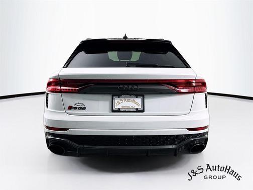 2023 Audi RS Q8 4.0T