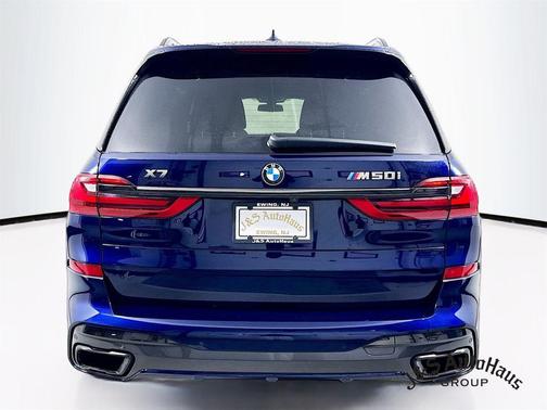 2021 BMW X7 M50i