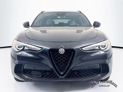 2022 Alfa Romeo Stelvio Quadrifoglio