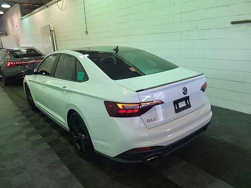 2024 Volkswagen Jetta GLI 2.0T Autobahn