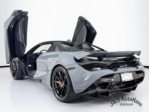 2023 McLaren 720S Base