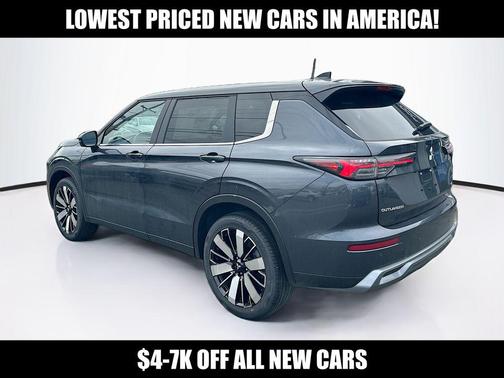 Graphite Gray 2026 Mitsubishi Outlander SE 2.5 S-AWC