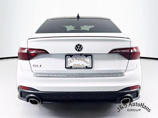 2024 Volkswagen Jetta GLI 2.0T Autobahn