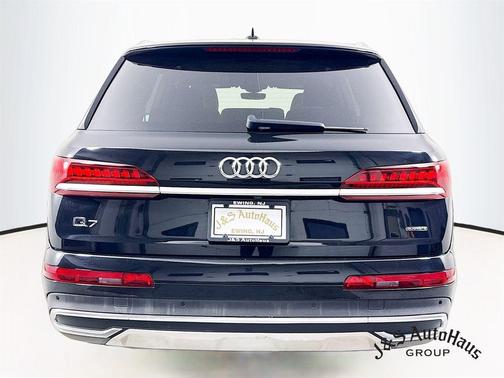 2022 Audi Q7 55 Premium Plus