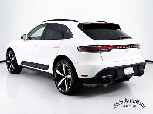 2024 Porsche Macan Base