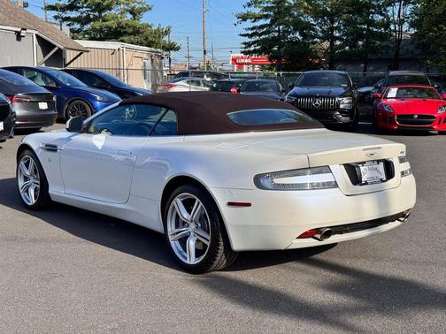 2010 Aston Martin DB9 Volante