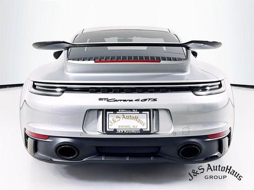 2024 Porsche 911 Carrera 4 GTS