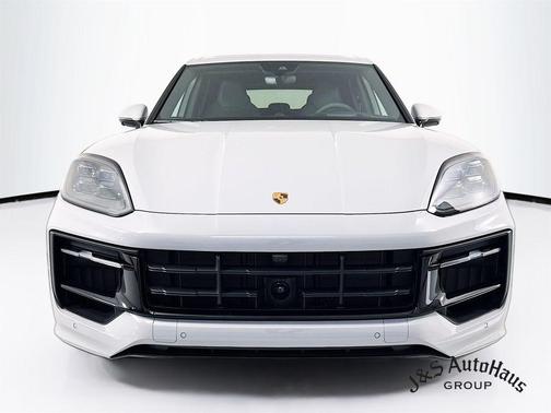 2025 Porsche Cayenne GTS