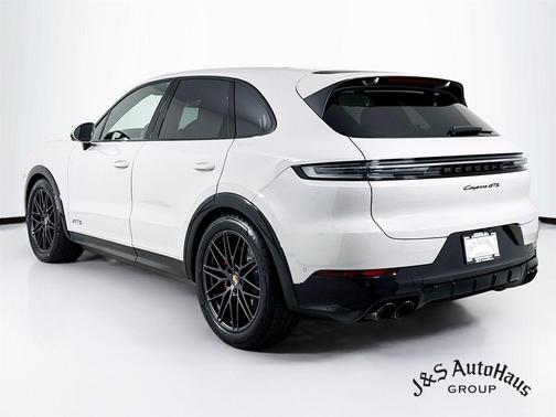 2025 Porsche Cayenne GTS