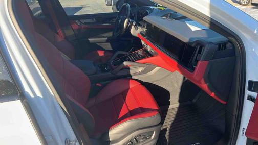 2024 Porsche Cayenne Turbo GT