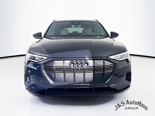 2019 Audi e-tron Premium Plus