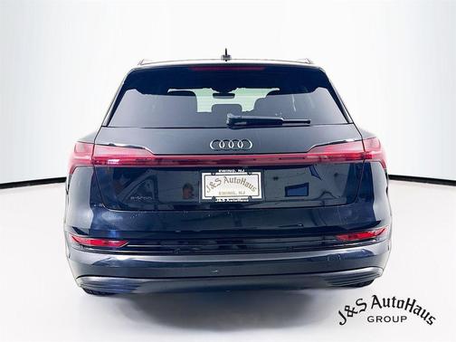 2019 Audi e-tron Premium Plus