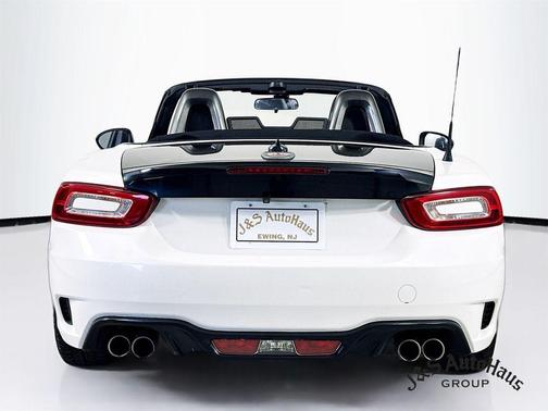 2018 FIAT 124 Spider Base