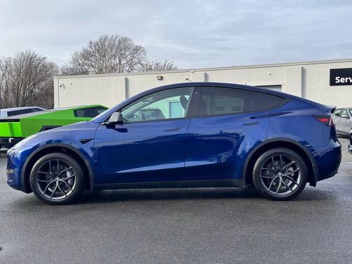 2023 Tesla Model Y Long Range Dual Motor All-Wheel Drive