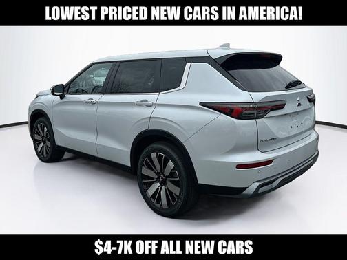 Diamond White 2026 Mitsubishi Outlander SE 2.5 S-AWC