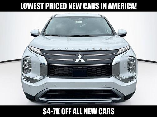 Diamond White 2026 Mitsubishi Outlander SE 2.5 S-AWC