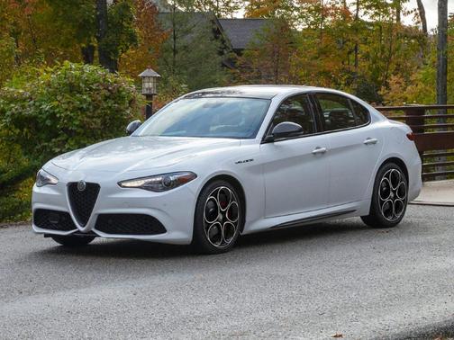 2023 Alfa Romeo Giulia Quadrifoglio