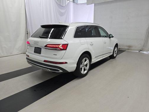 2022 Audi Q7 55 Premium