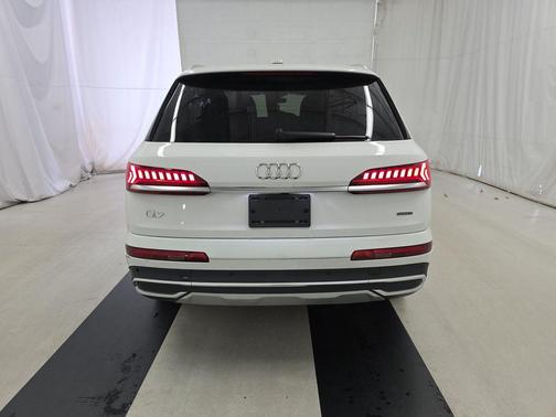 2022 Audi Q7 55 Premium