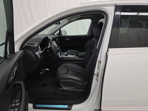 2022 Audi Q7 55 Premium