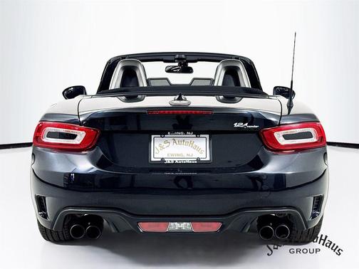 2018 FIAT 124 Spider Base