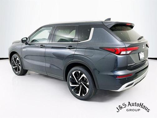Graphite Gray 2024 Mitsubishi Outlander PHEV SEL