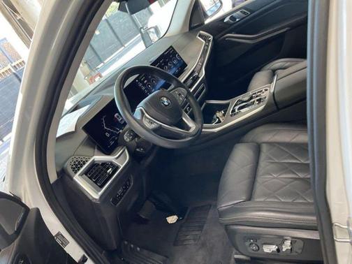 2023 BMW X7 xDrive40i