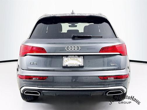 2022 Audi Q5 45 S line Premium