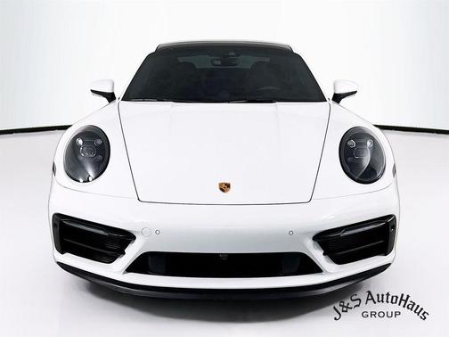 2022 Porsche 911 Carrera 4 GTS