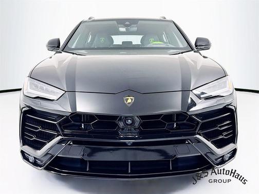 2022 Lamborghini Urus Graphite Capsule