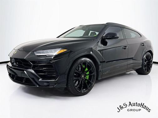 2022 Lamborghini Urus Graphite Capsule