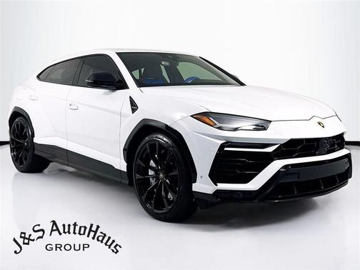 2022 Lamborghini Urus Graphite Capsule
