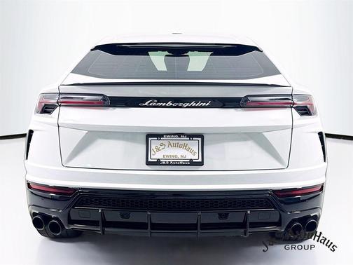 2022 Lamborghini Urus Graphite Capsule