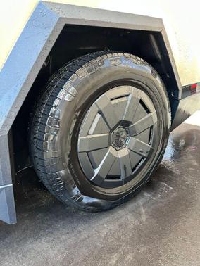 2024 Tesla Cybertruck All-Wheel Drive