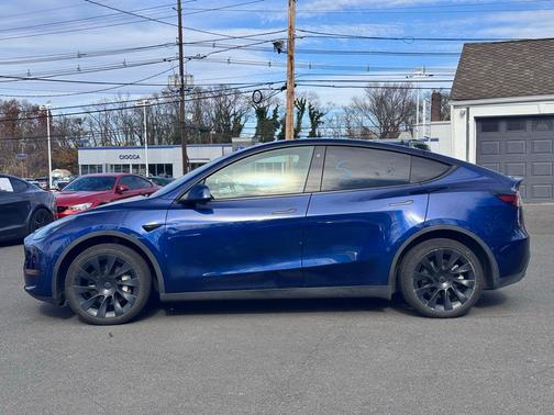 2022 Tesla Model Y Long Range Dual Motor All-Wheel Drive