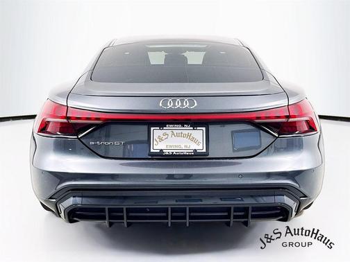 2022 Audi e-tron GT Premium Plus