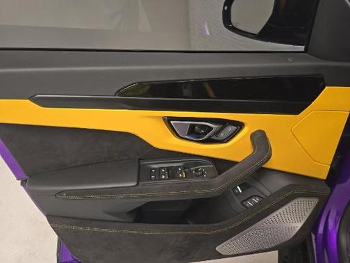 2023 Lamborghini Urus S