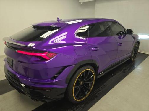 2023 Lamborghini Urus S