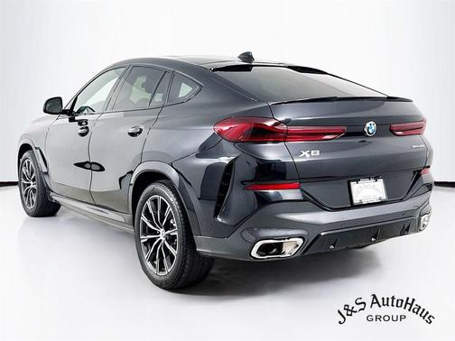 2023 BMW X6 xDrive40i