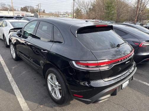 2023 Porsche Macan Base