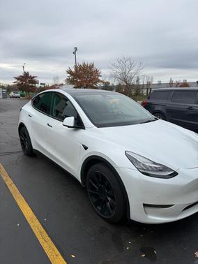 2022 Tesla Model Y Long Range Dual Motor All-Wheel Drive