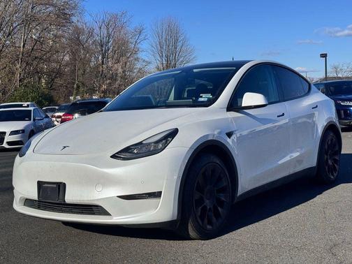 2022 Tesla Model Y Long Range Dual Motor All-Wheel Drive