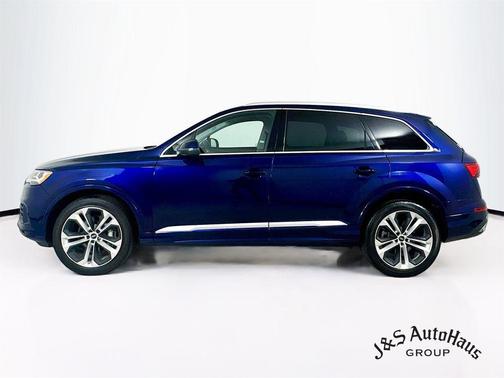 2022 Audi Q7 55 Premium Plus