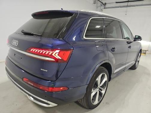 2022 Audi Q7 55 Premium Plus