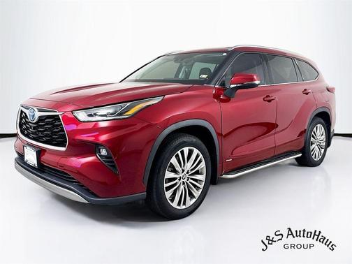 2023 Toyota Highlander Hybrid Platinum