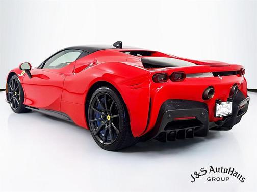 2023 Ferrari SF90 Stradale Base